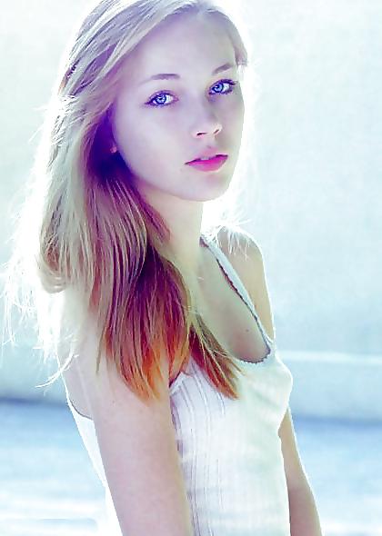 25P Hot Blondes that Need BBC