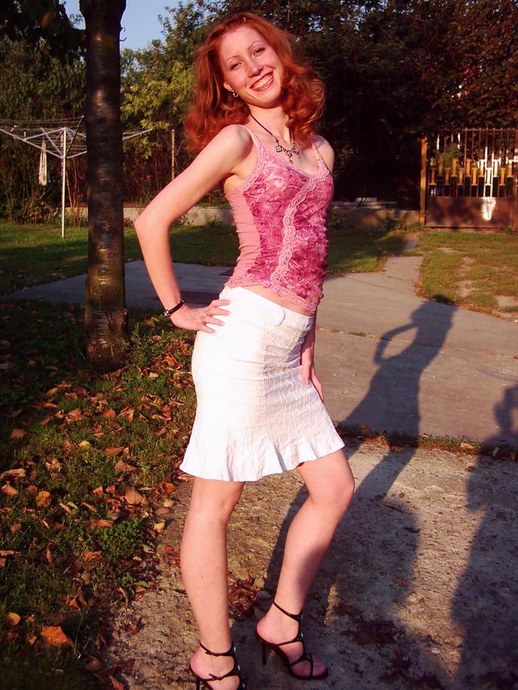 25P Skinny redhead mature bitch showing her pussy for everyone