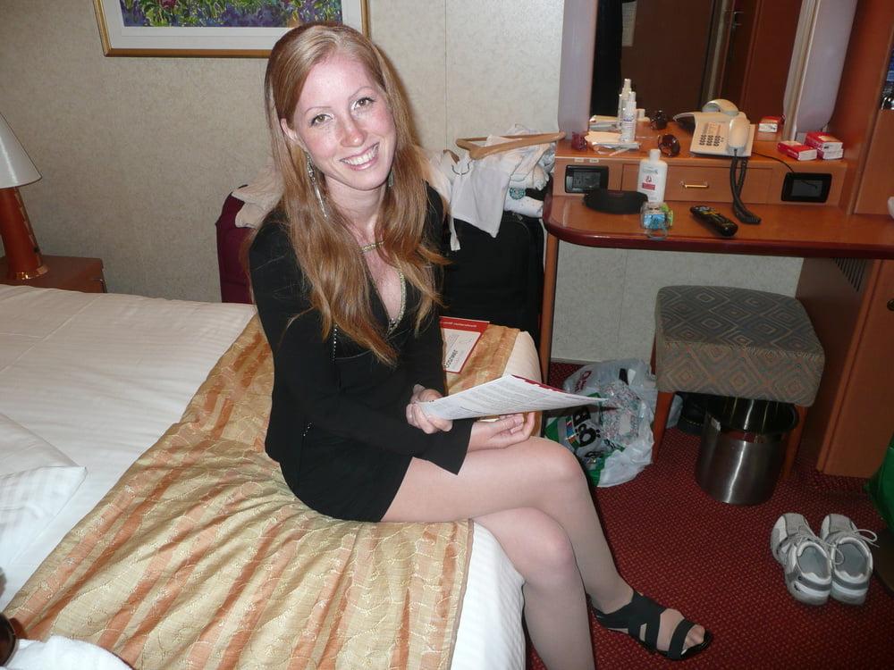 25P Skinny redhead mature bitch showing her pussy for everyone