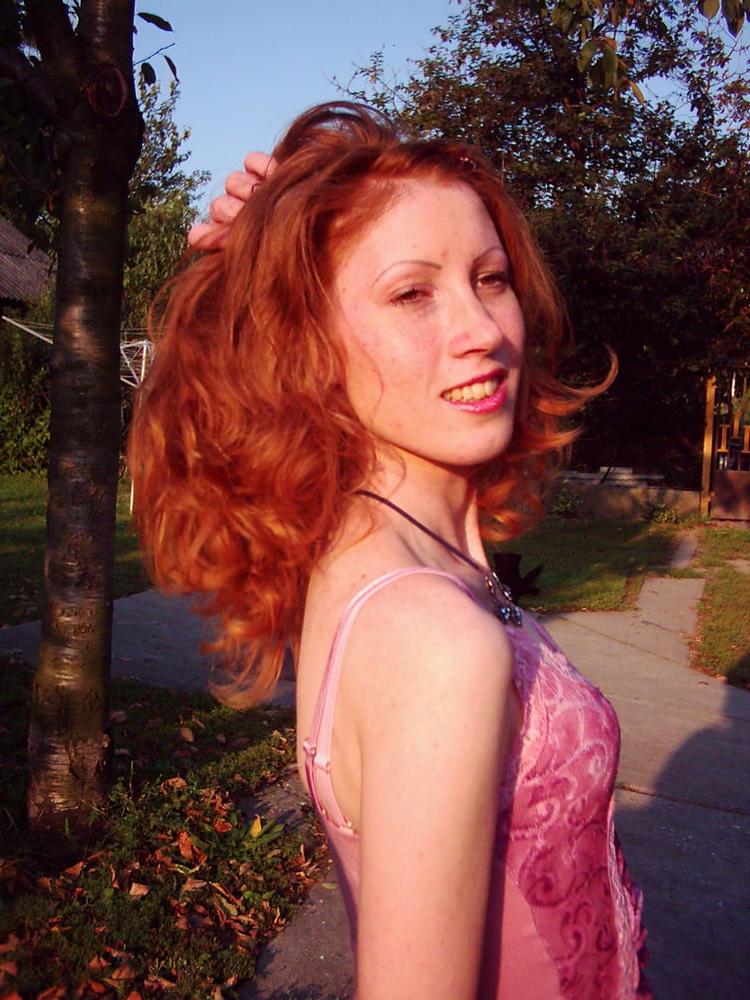 25P Skinny redhead mature bitch showing her pussy for everyone