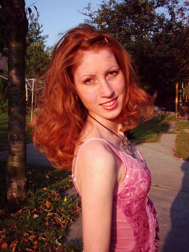 25P Skinny redhead mature bitch showing her pussy for everyone