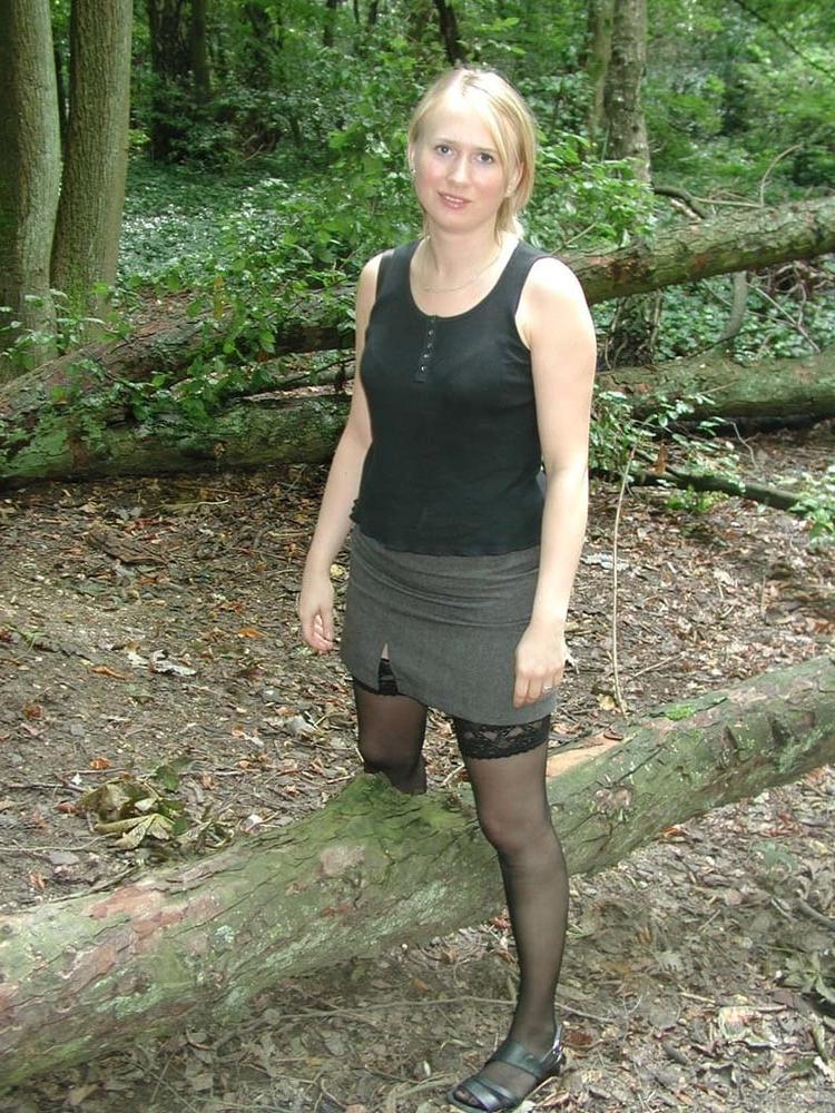 7P German Bitch Flashing Outside