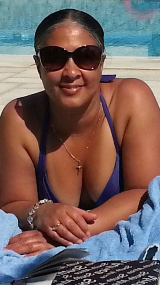 25P British UK Matures in Bikinis 22