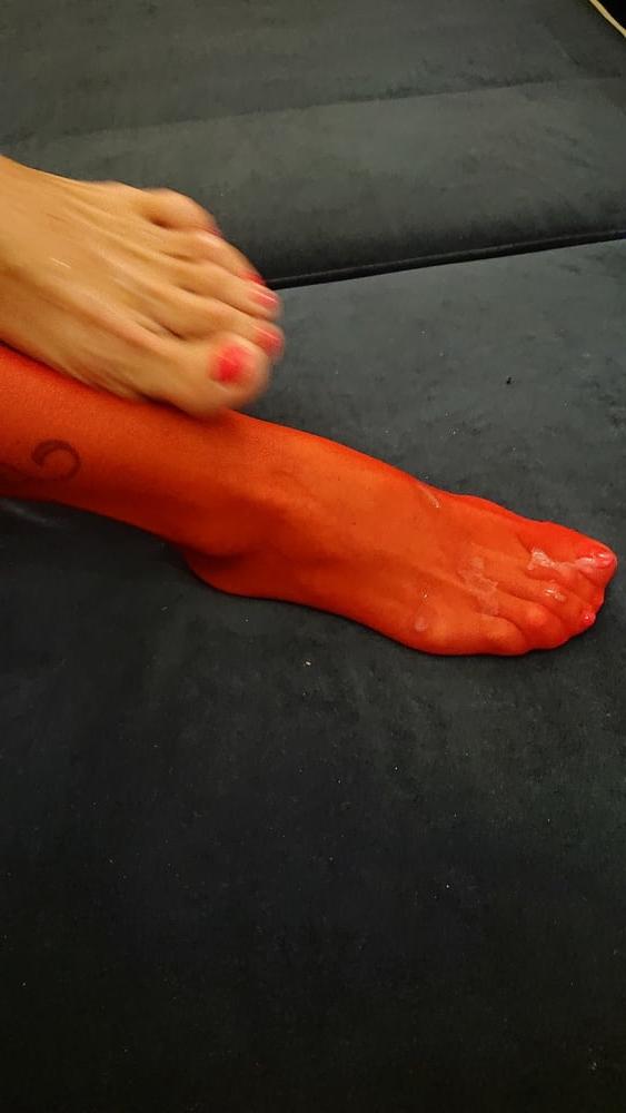 6P Girlfriends feet 17