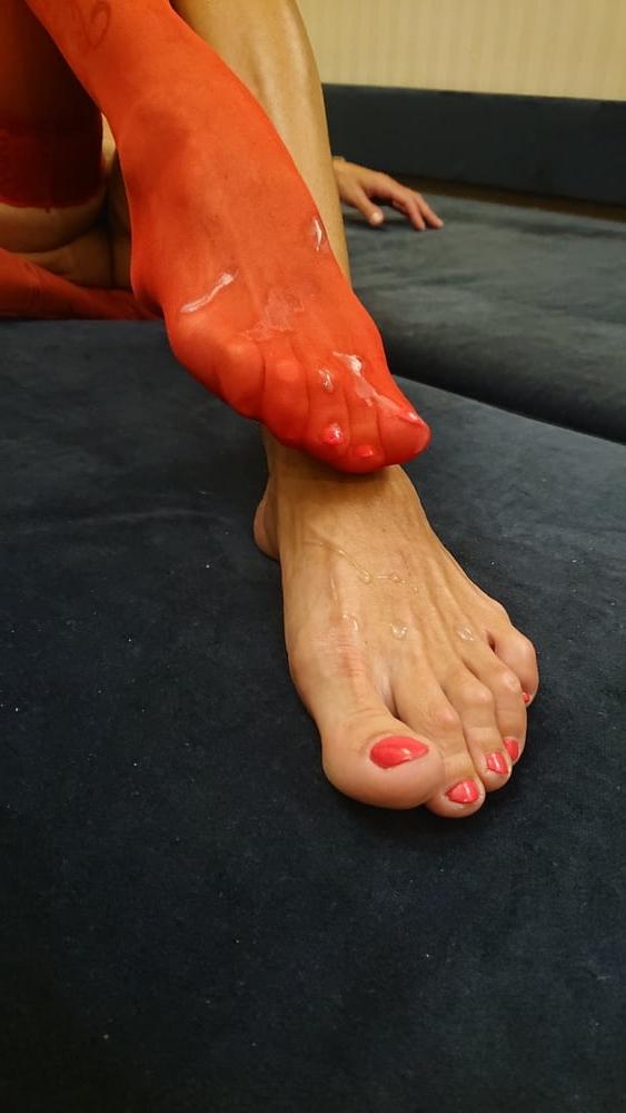 6P Girlfriends feet 17