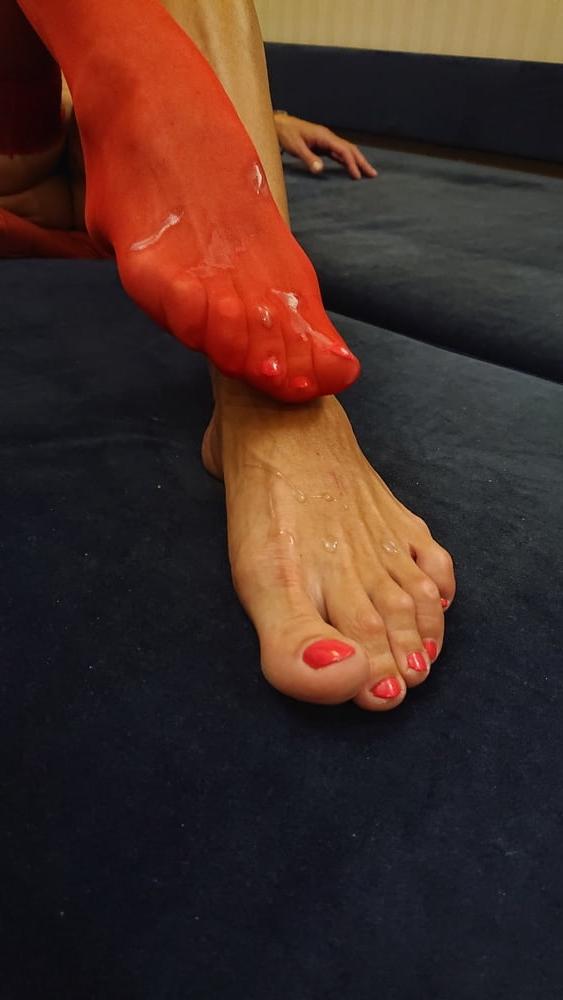 6P Girlfriends feet 17