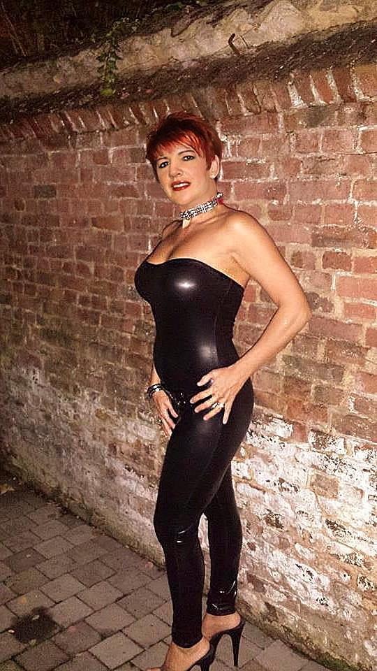 25P The Bitch MILF Collection Vol 27