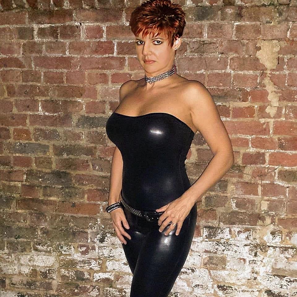 25P The Bitch MILF Collection Vol 27