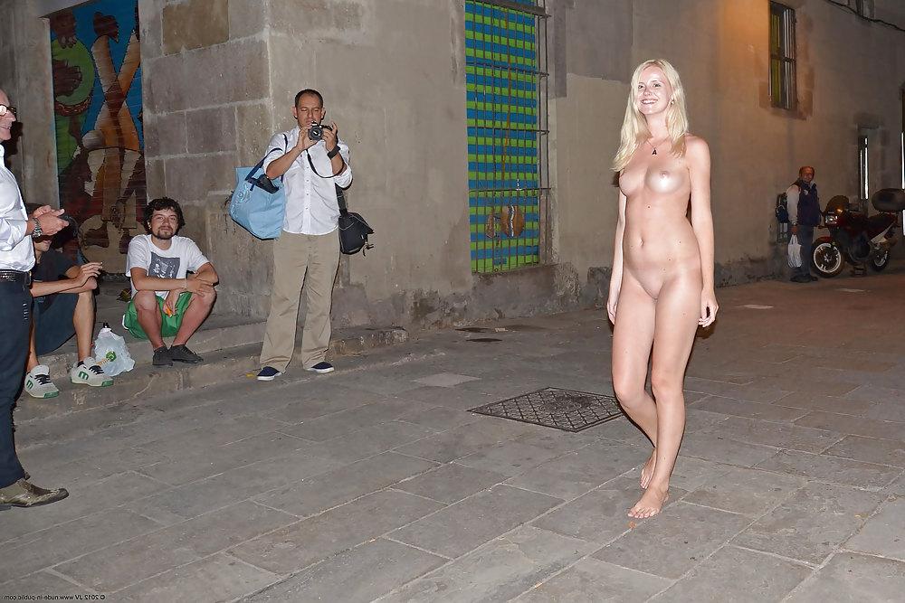 24P Nude in public 2
