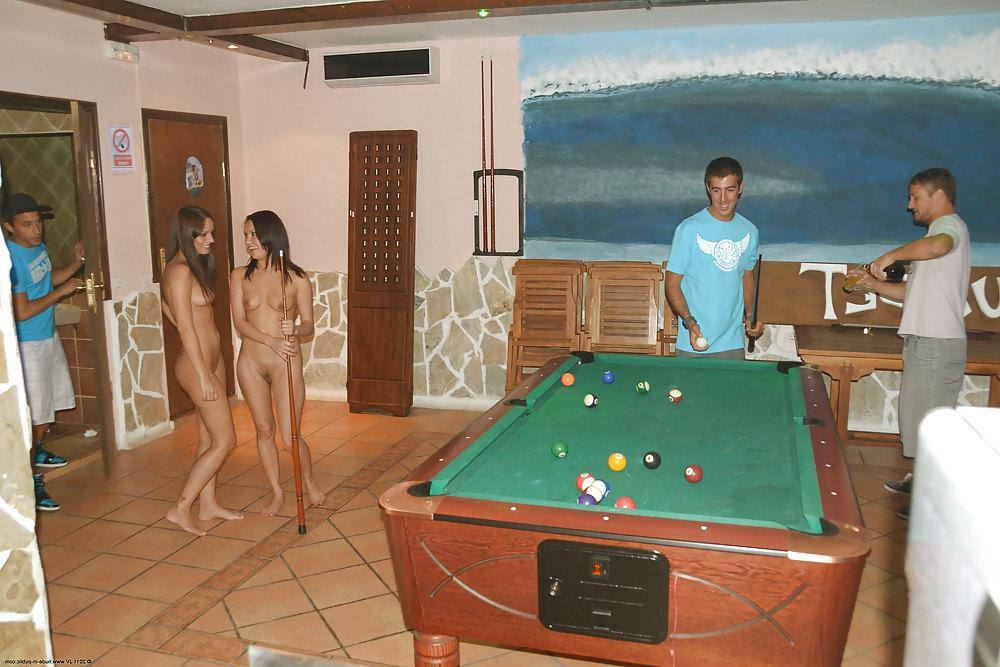 24P Nude in public 2