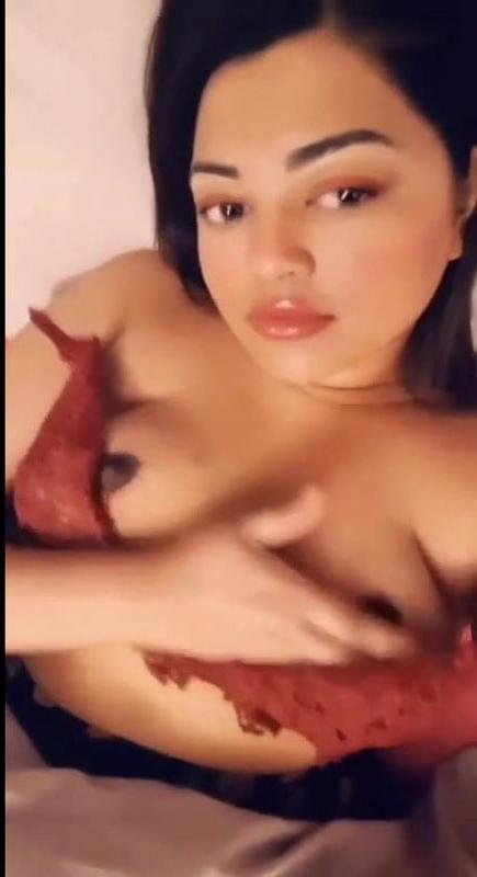 8P Cute girl nude collection