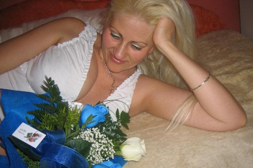 25P HUN MAGYAR SEXY MILF 76 GOOD SUCKING BITCH MOM