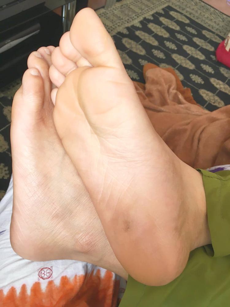 25P Amateur Indian Feet