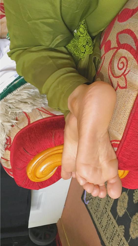 25P Amateur Indian Feet