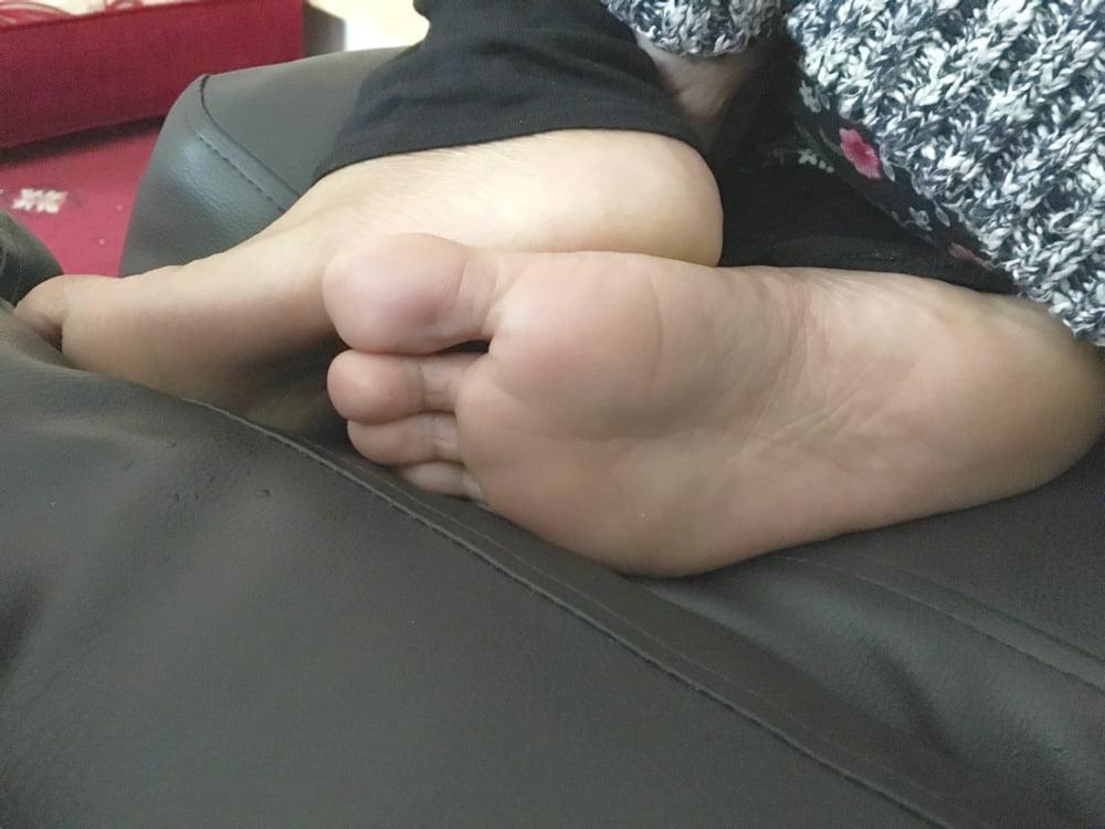 25P Amateur Indian Feet