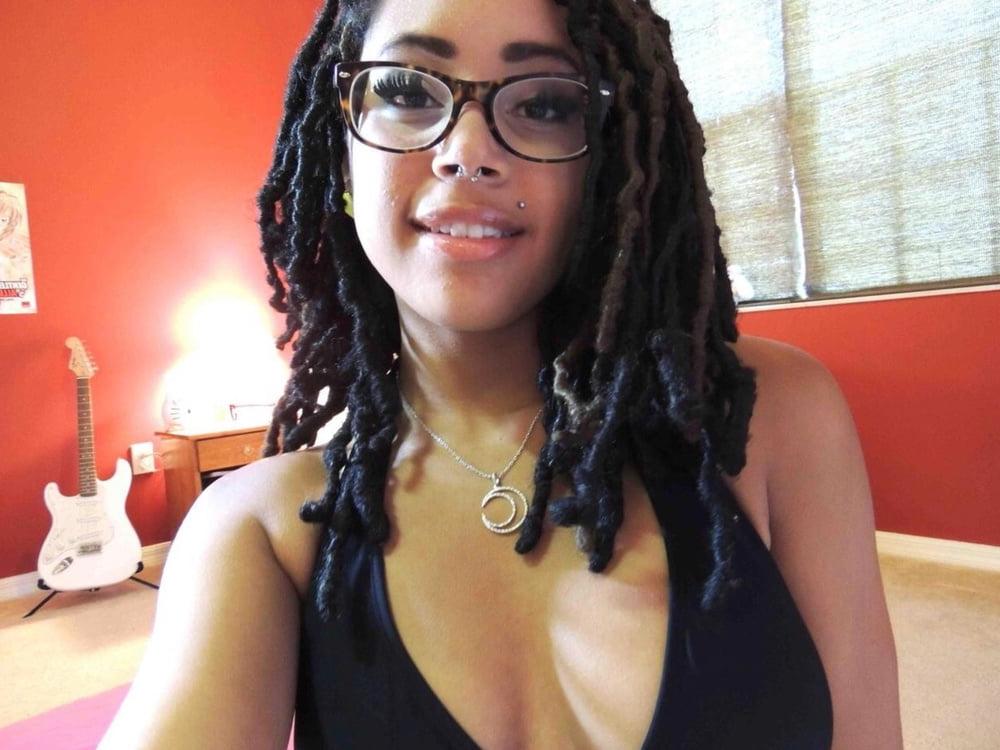 25P Bad Lil Lightskin Freaky Bitch