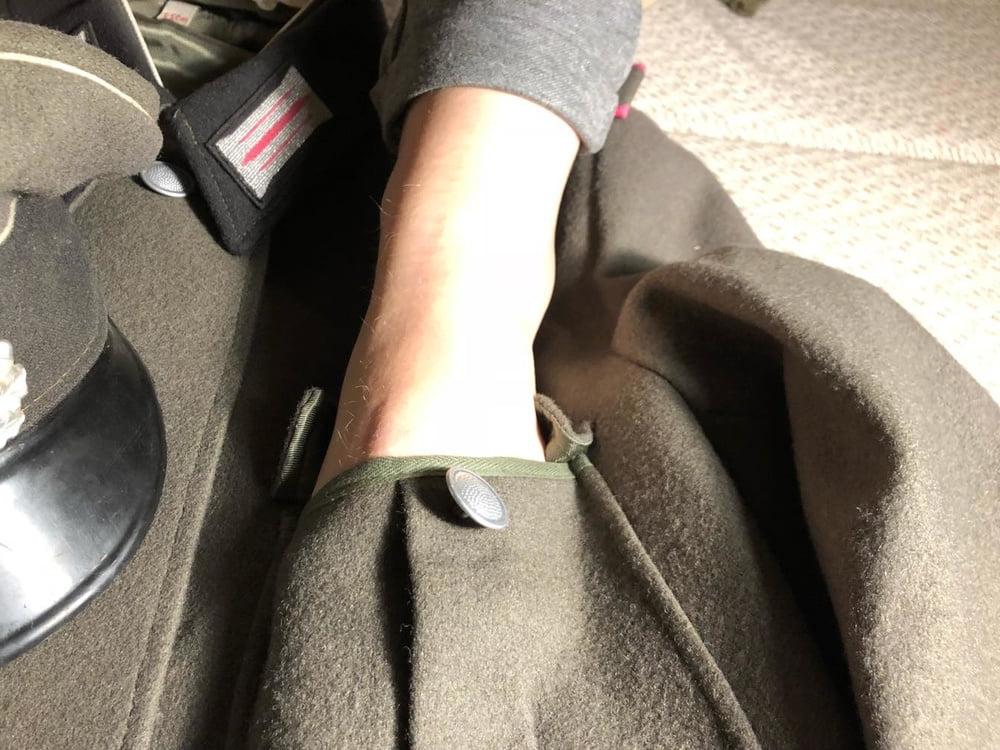 16P Feet on Cap