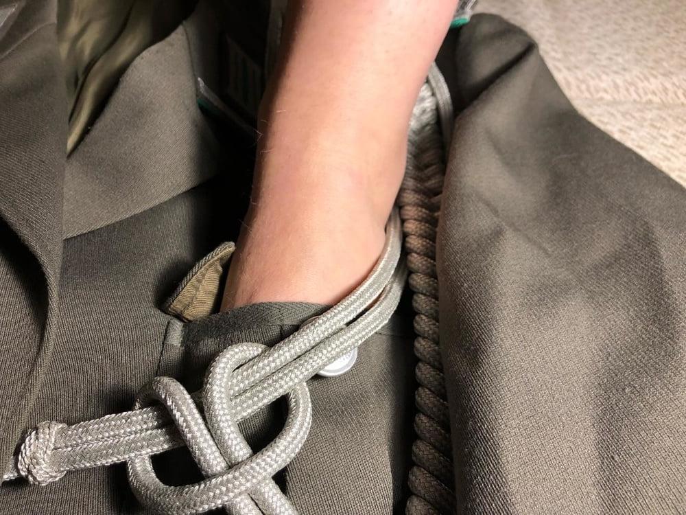 16P Feet on Cap