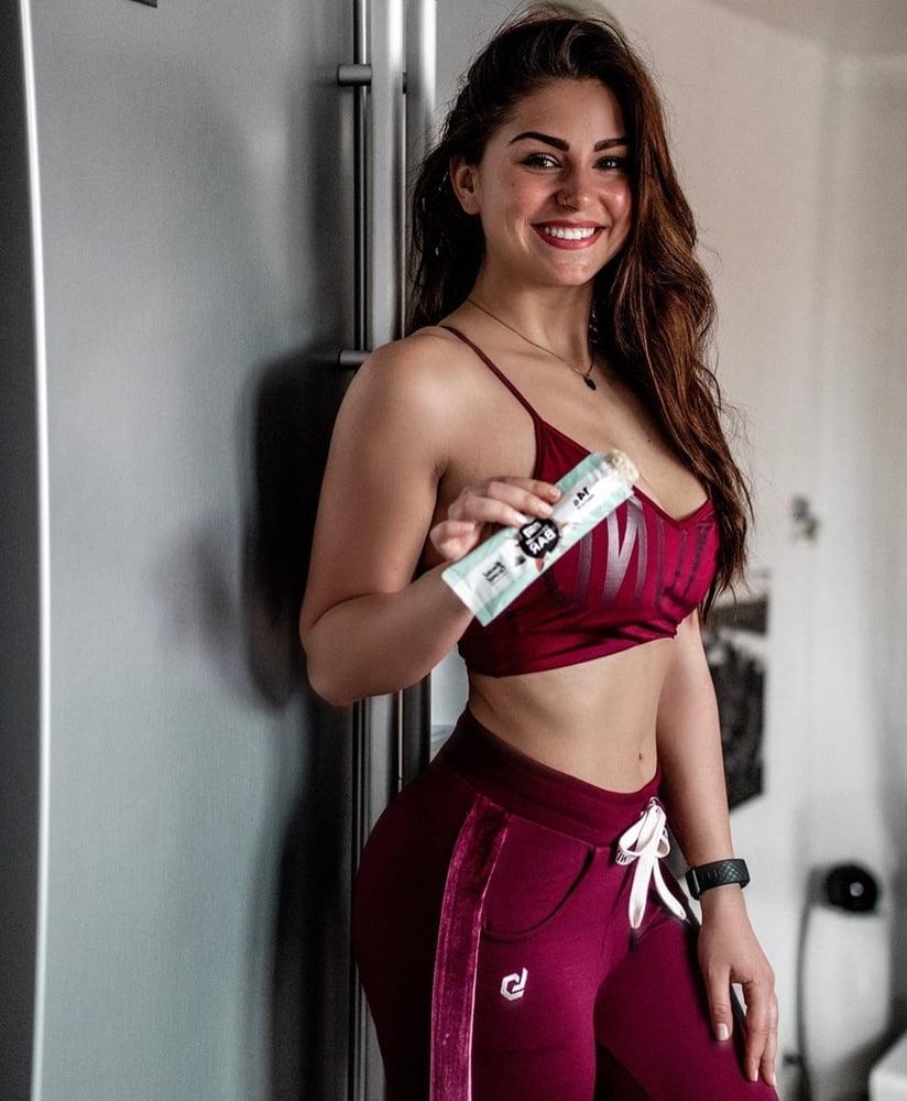 25P Jasmin - German Insta Bitch