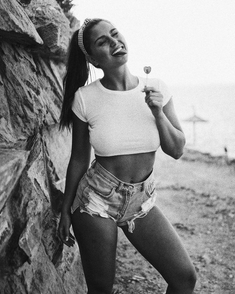25P Jasmin - German Insta Bitch