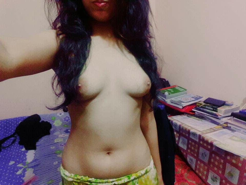 25P Cute Indian Girl Naked Leaked
