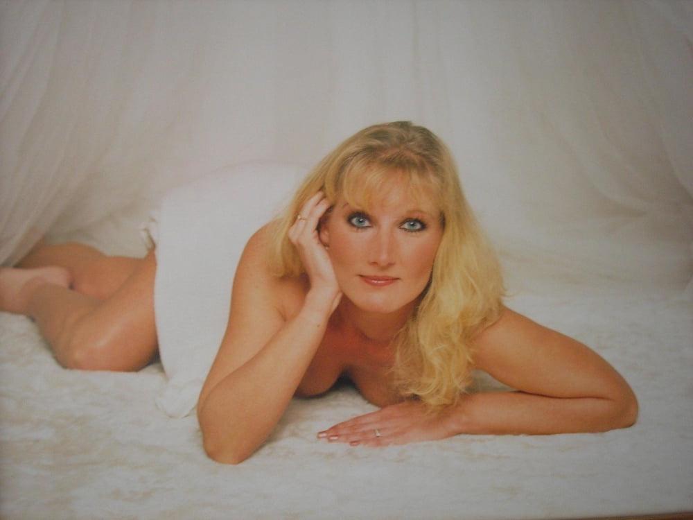 25P Slutty German Milf Bitch