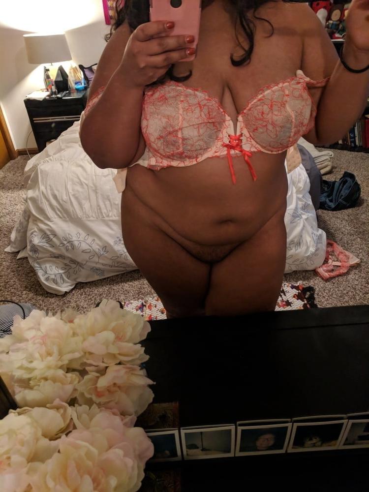 25P Chubby bigtits