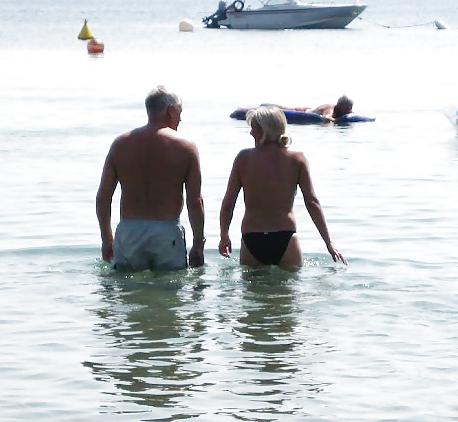 22P British Wife On Holiday