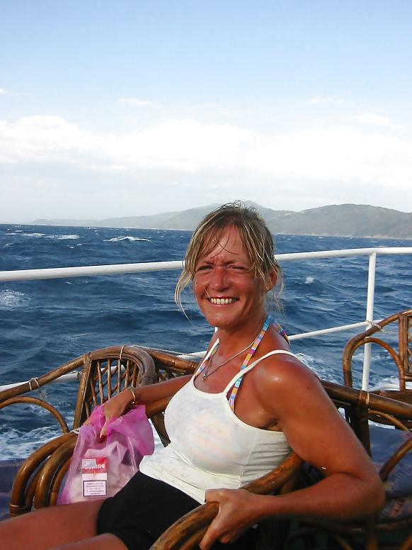 22P British Wife On Holiday
