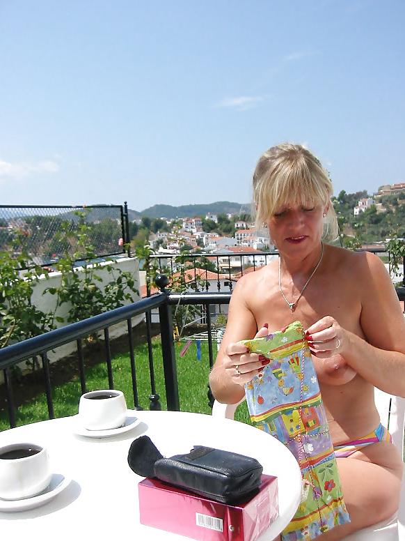 22P British Wife On Holiday