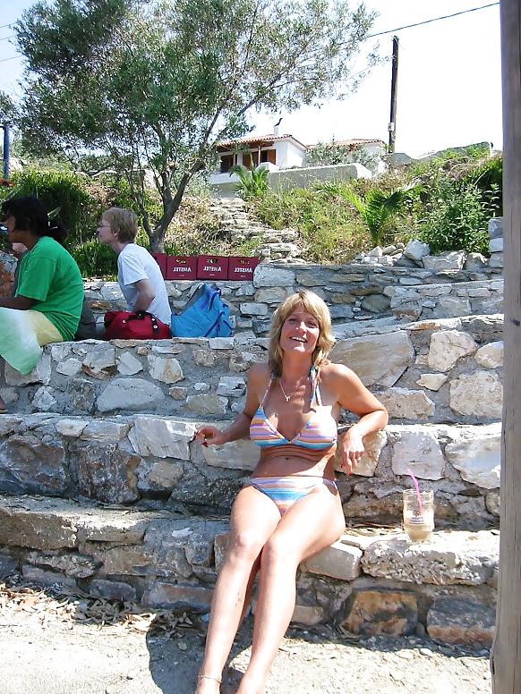 22P British Wife On Holiday