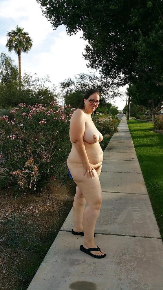 25P Beautiful chubby woman