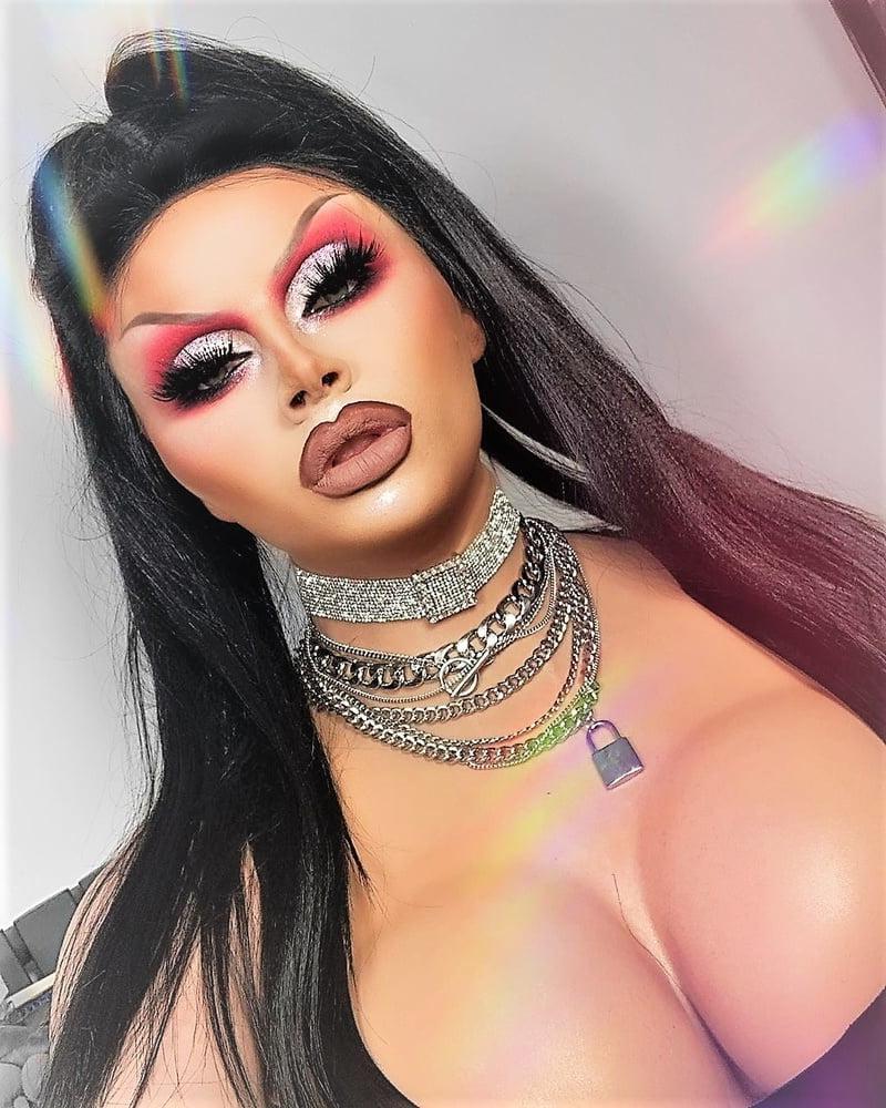 25P Bimbos are the real women