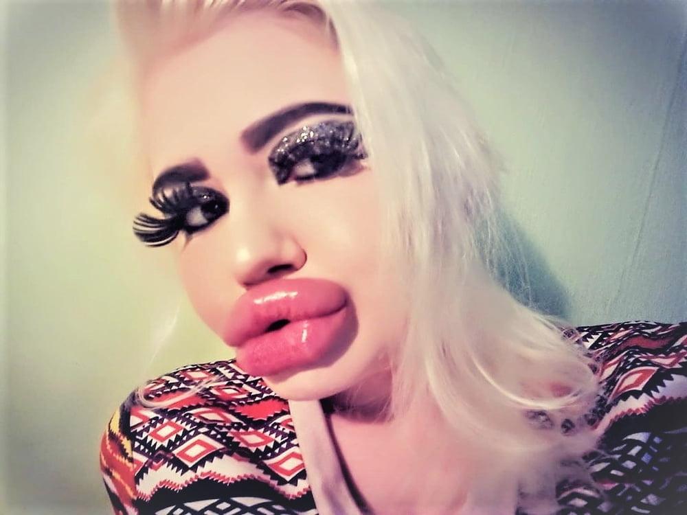 25P Bimbos are the real women