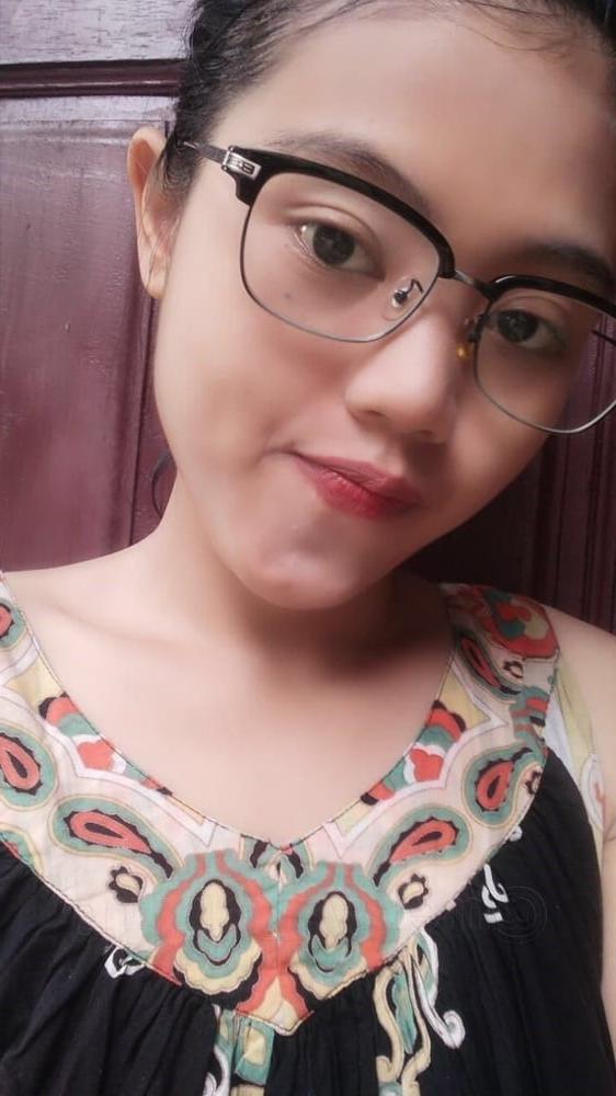 14P Glasses Malay girl leaks