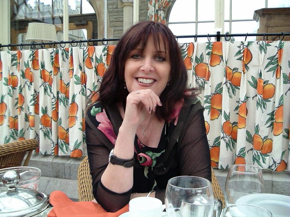 25P Mature british wife Marlene