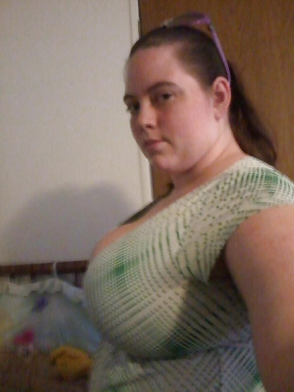 7P Jennifer and her huge juggs and pussy