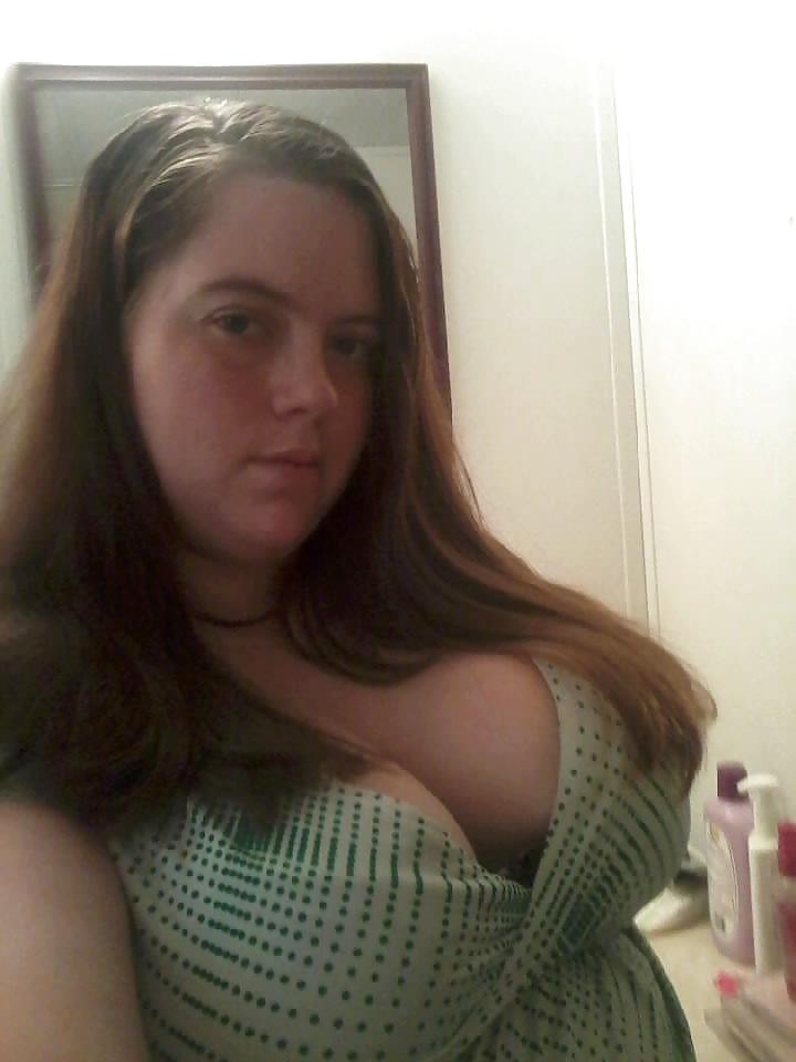 7P Jennifer and her huge juggs and pussy
