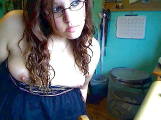 18P Chubby girl shows her fatty pussy