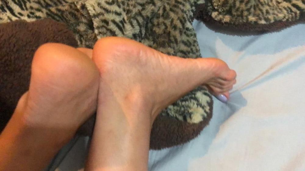 25P feet, toes and soles of Webslut Marcela Rodriguez