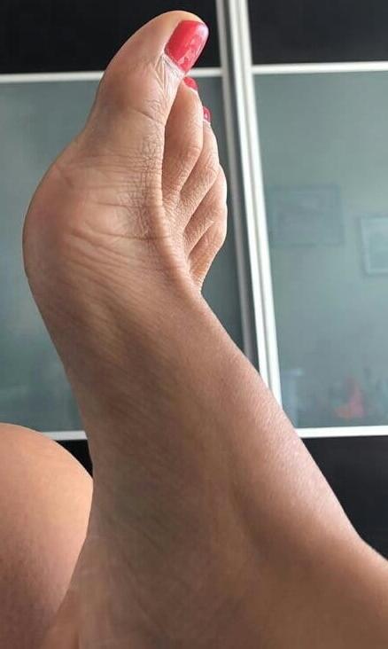25P feet, toes and soles of Webslut Marcela Rodriguez