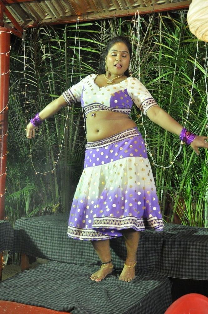5P Unknown bitch navel