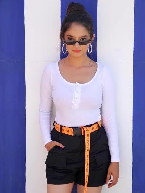 22P Anushka sen sexy bitch