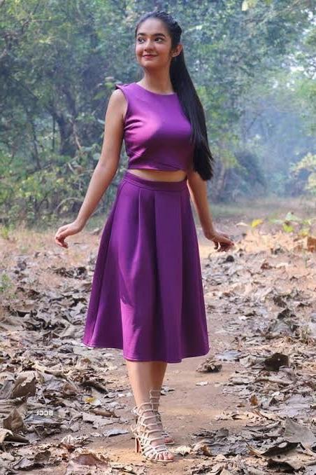 22P Anushka sen sexy bitch