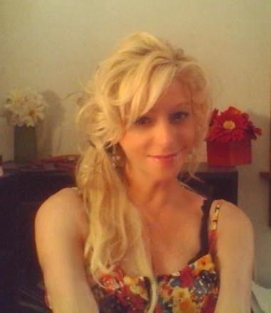 25P Cute blonde mom
