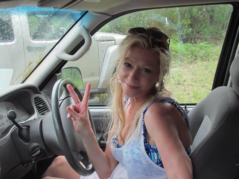 25P Cute blonde mom