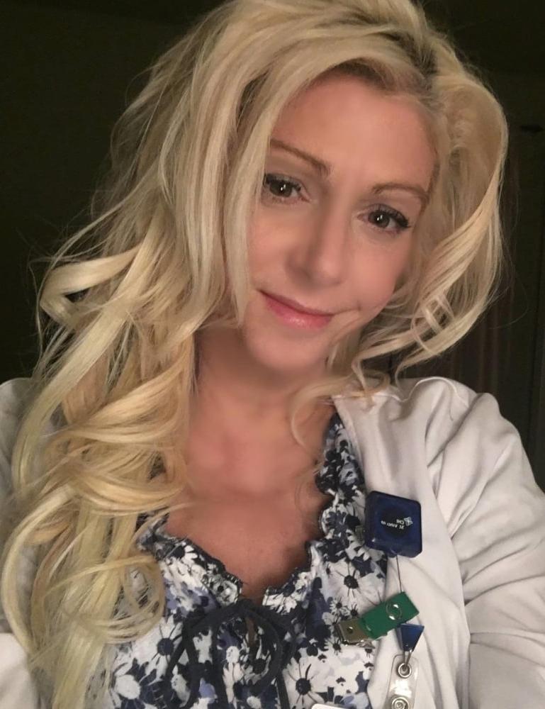 25P Cute blonde mom