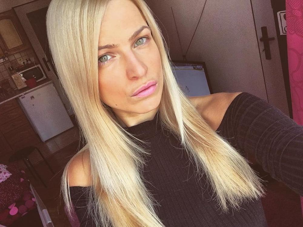 25P Ilonka Cajankova - sexy czech fitness and freddy wear model