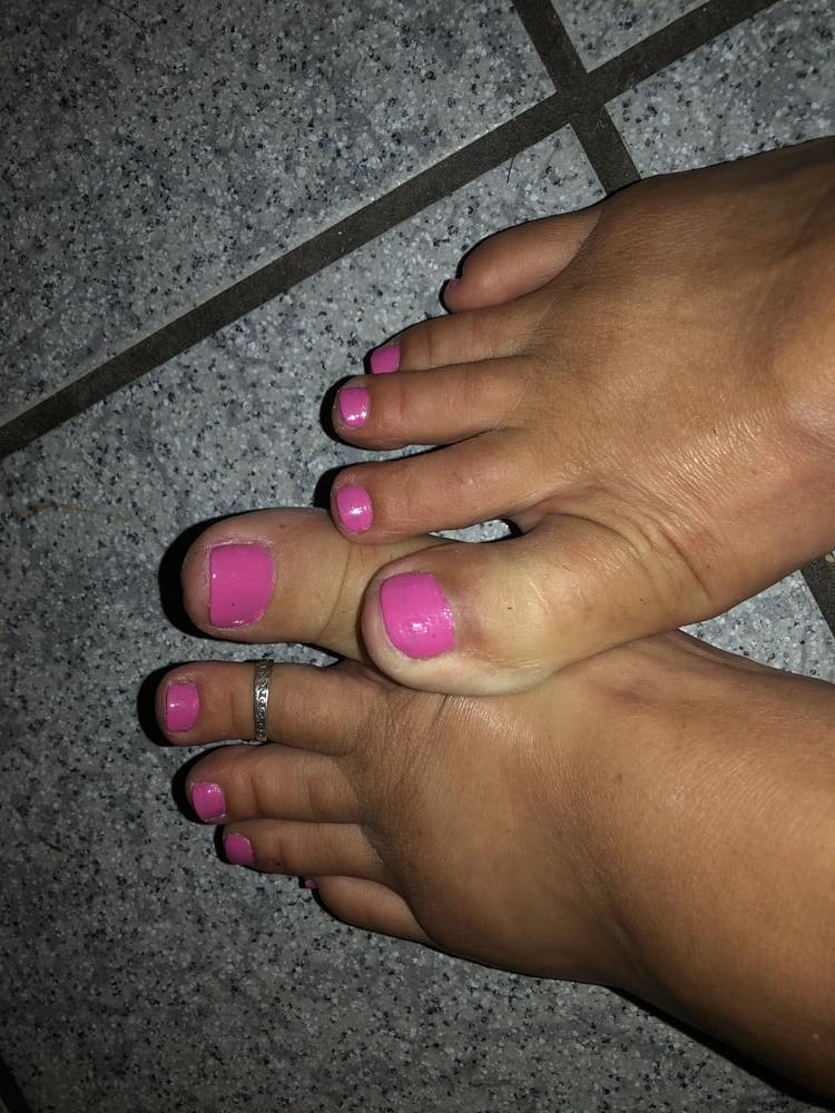 25P Wife feet collection