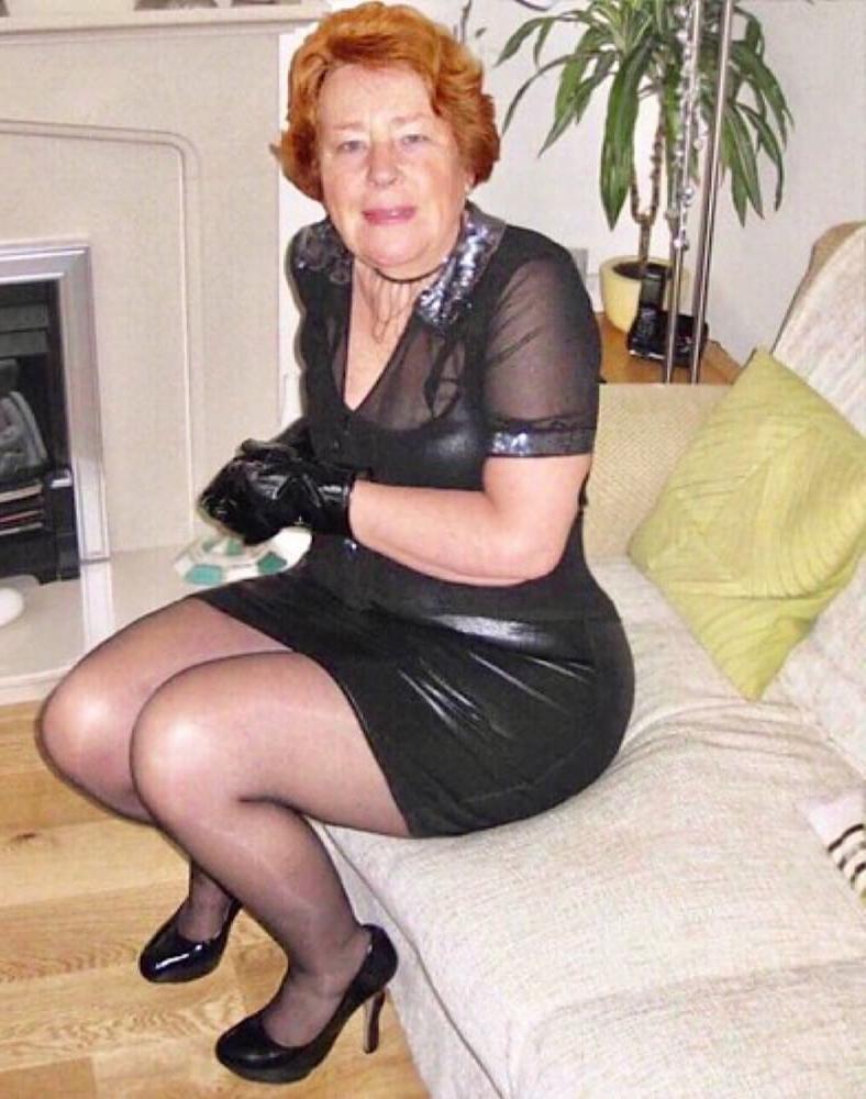 10P Cathy Shiny PVC Plastic Tight Knee Length Skirt Porn Slut